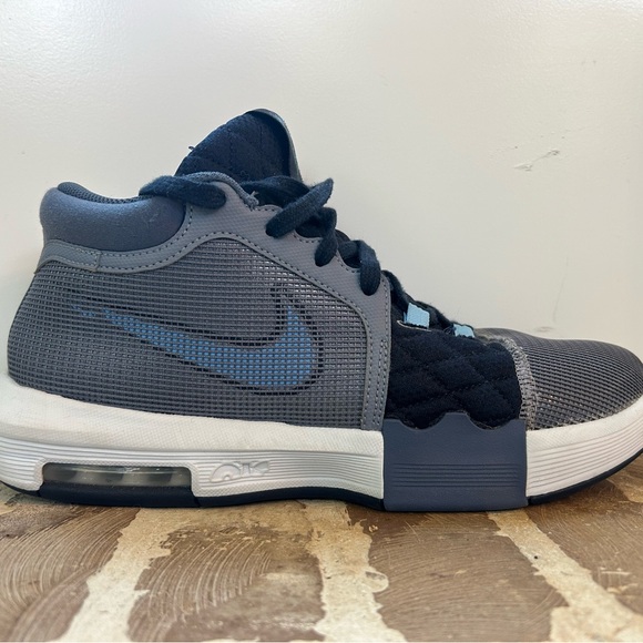 Nike LeBron Witness 8 size 11 - Picture 9 of 9